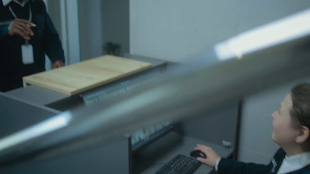 камеры наблюдения за сотрудниками охраны