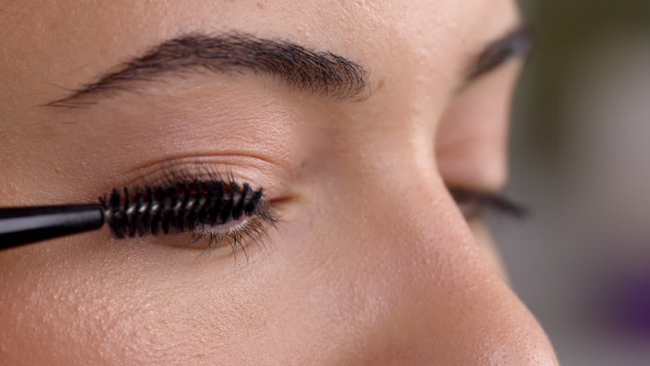 primer plano de los ojos con maquillaje