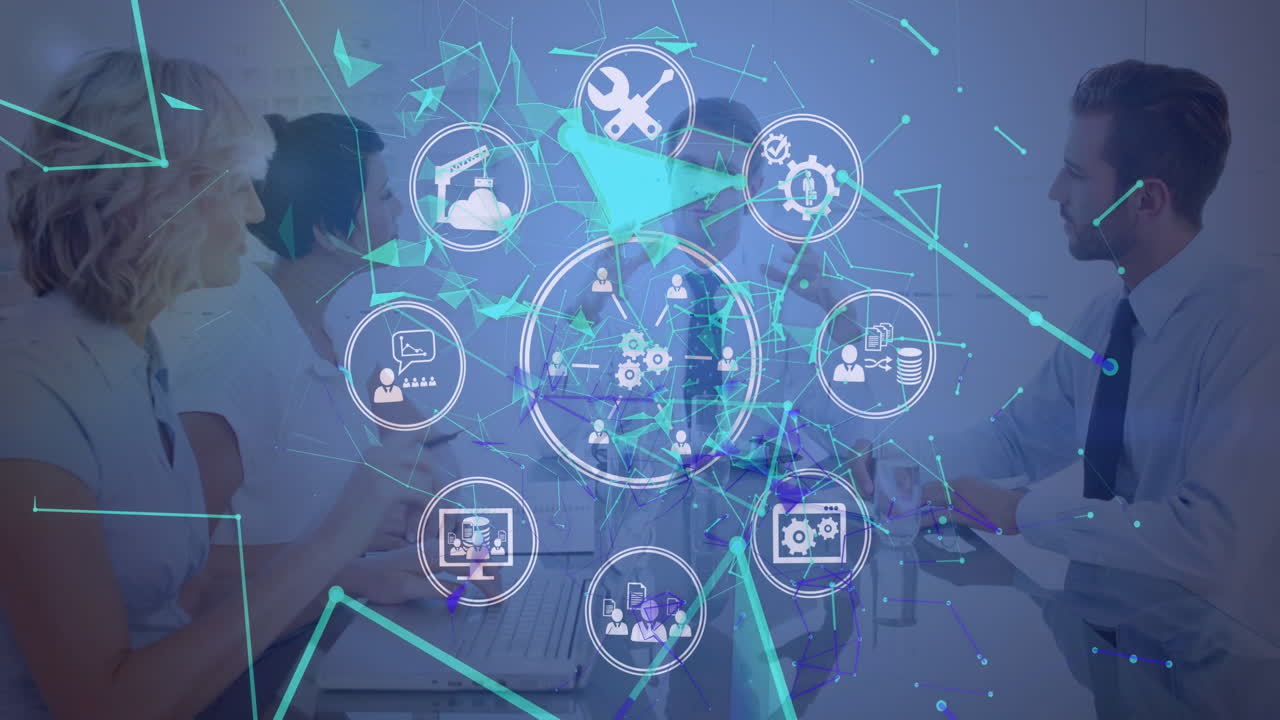 animación de la red de conexiones a través de las manos de diversos empresarios en la oficina