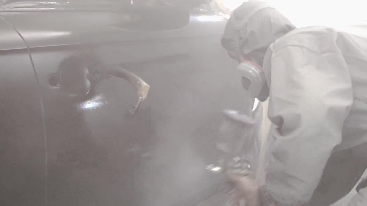 ремонт краски на автомобиле в кузовной мастерской