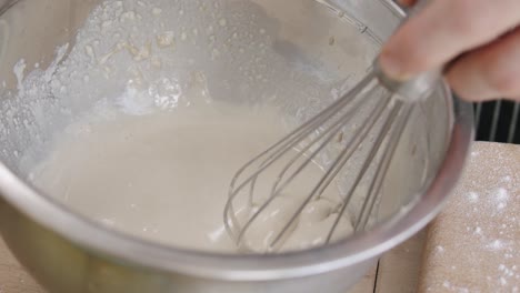 Chef-blending-tahini
shot-at-100fps-2