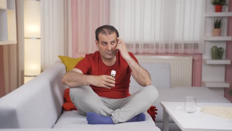 el hombre con la enfermedad de alzheimer.