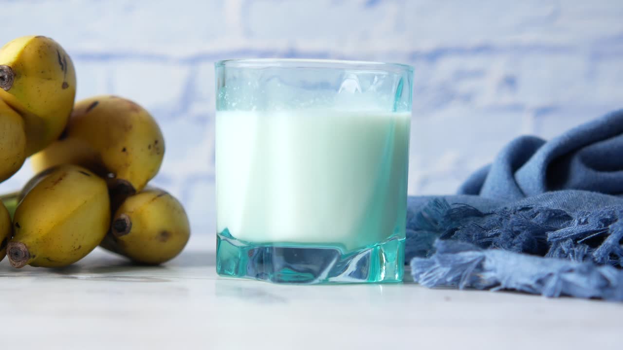 bebida con leche de plátano