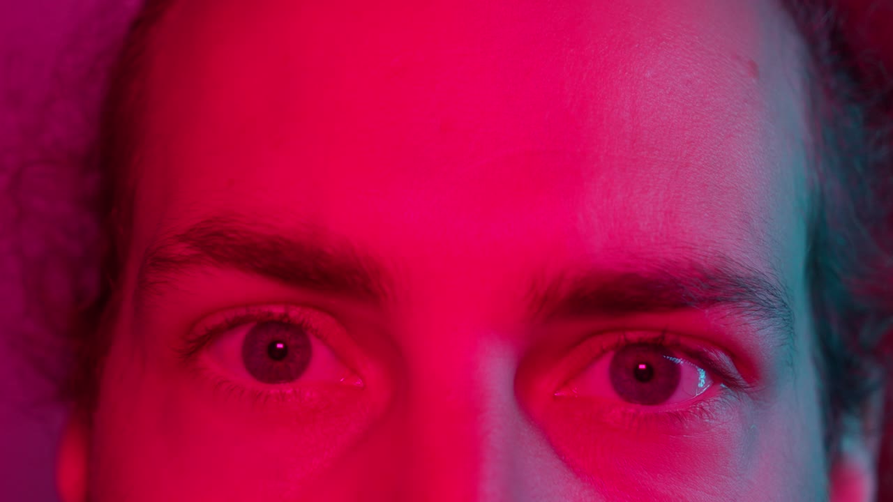 Close-up view, facial expressions, concentration mood, creative colour