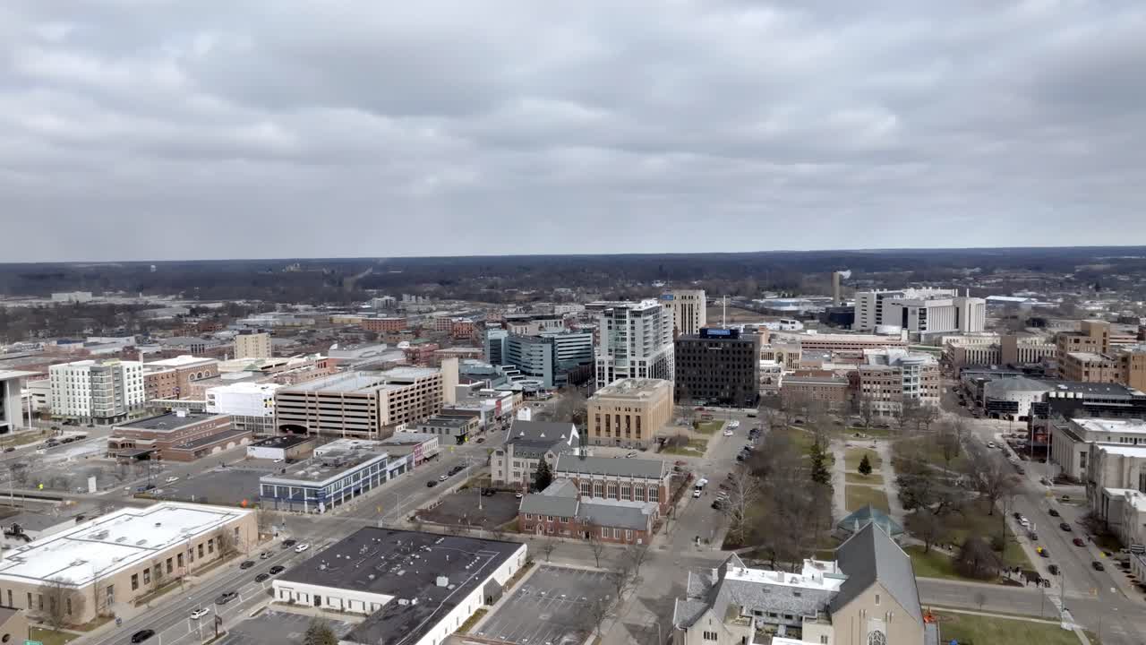 Kalamazoo, Michigan downtown with drone video moving in a circle.