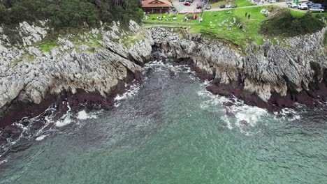 Islares-Cantabria-area-of-​​stones-with-the-sea