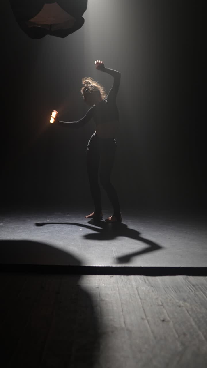 Contemporary Dance Performance in the Dark
