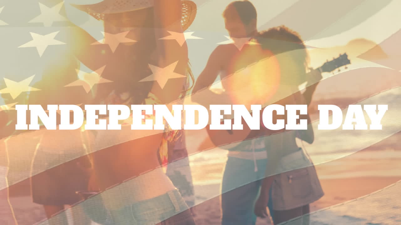 해변에서 즐기는 다양한 친구들 위에 독립의 날 텍스트와 미국의 발의 애니메이션