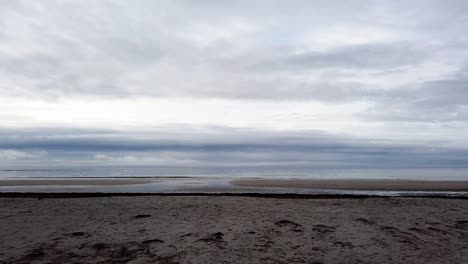 Meer-Und-Strand-Bei-Nissen-Bight-Am-Cape-Scott-Auf-Vancouver-Island