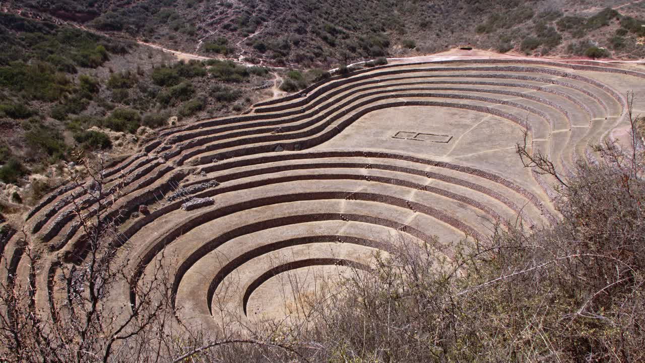 Enorme complesso archeologico Moray Andenes, opere in pietra Inca - Cusco, Perù 4k