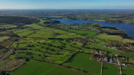 Blessington-Lakes,-Wicklow,-Irland,-März-2022