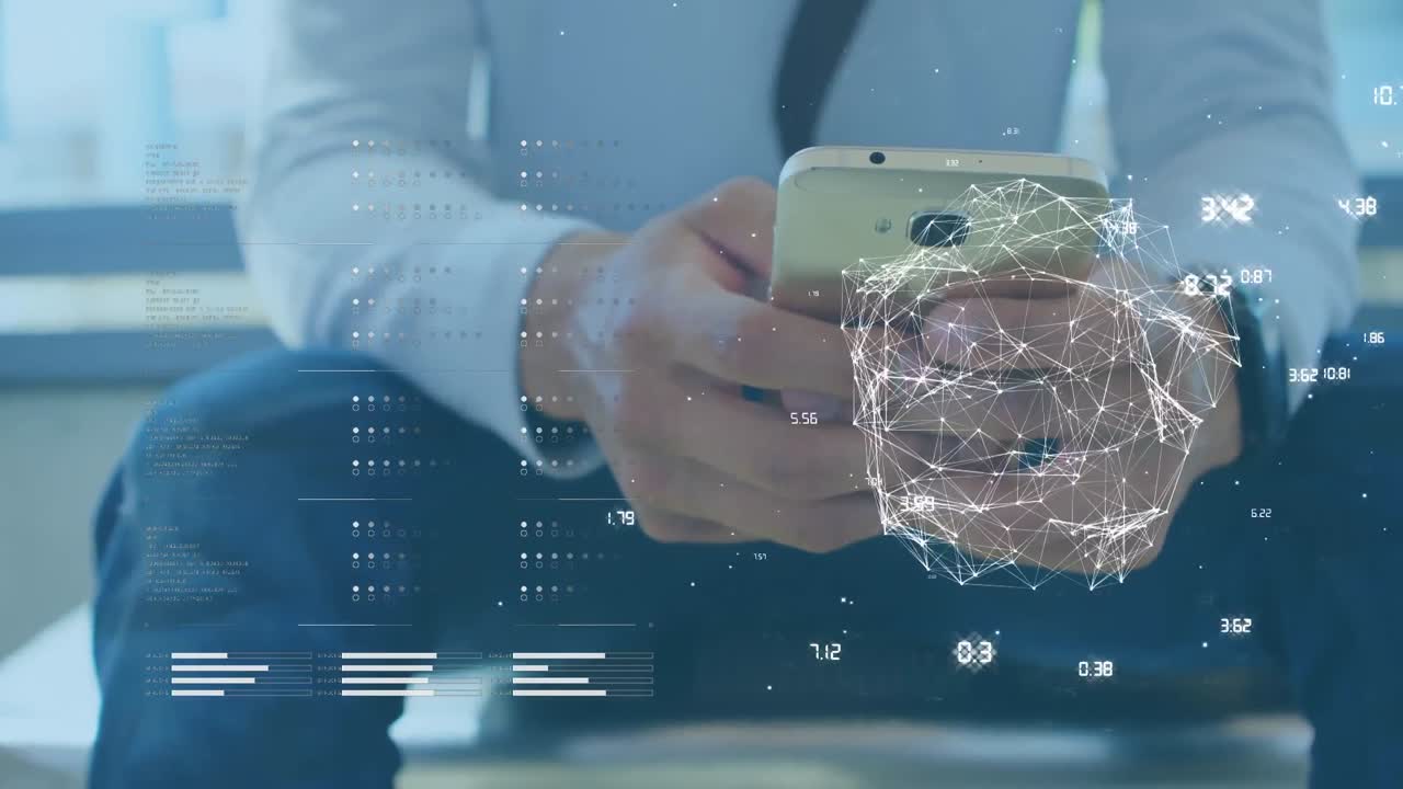 animación del globo de la red de conexiones y procesamiento de datos sobre el hombre usando un teléfono inteligente