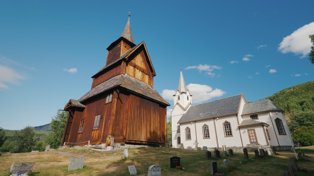 노르웨이 토르포 마을에 있는 13세기의 고대 목조 교회