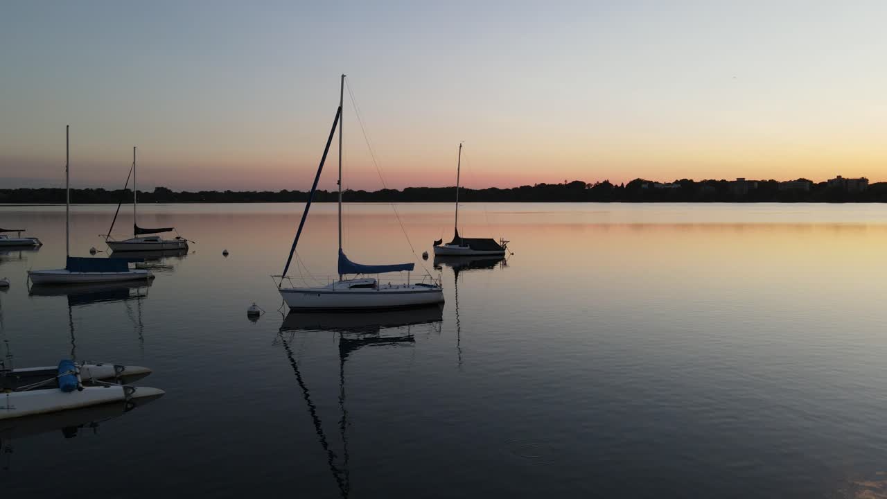 vista aerea delle barche in un lago a minneapolis