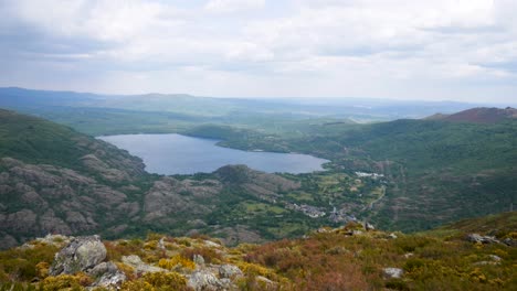 Pan-acros-sanabria-lake-on-cloudy-day,-zamora-spain-overlooking-glacial-water