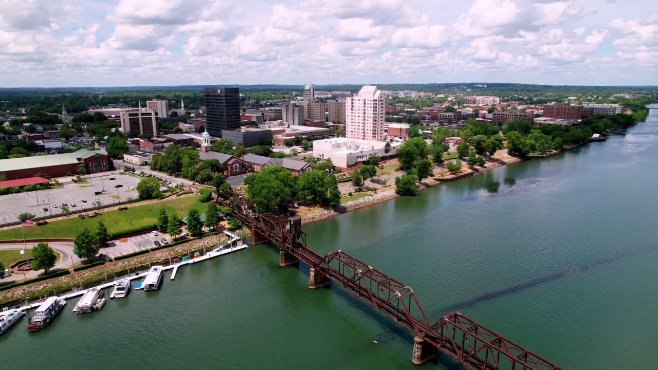 4k의 오거스타 조지아 스카이라인을 공중 기울임