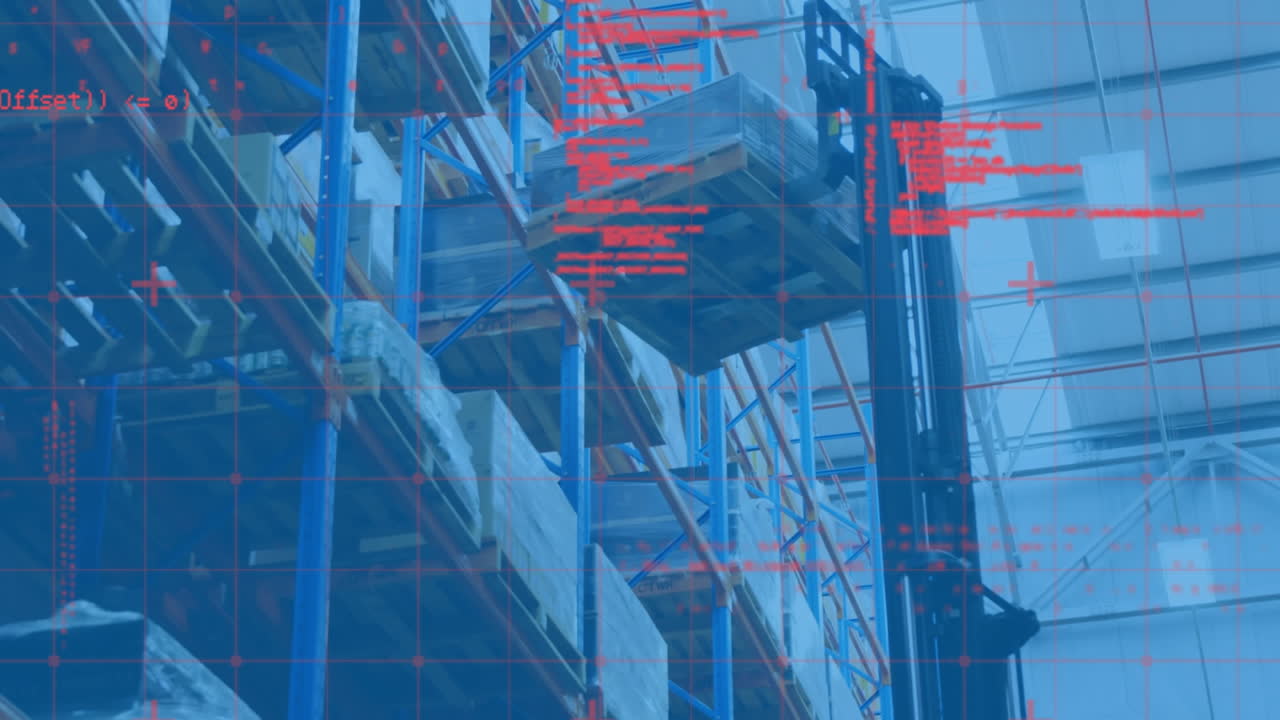 procesamiento de datos a través de la red de red contra el cargador de carretillas elevadoras en el almacén