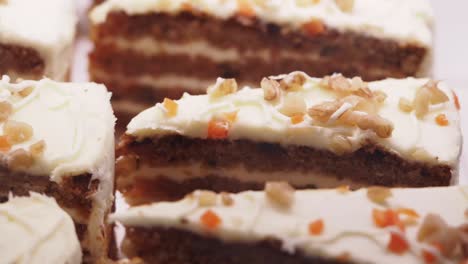 carrot cake slices
