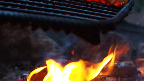 salchichas a la parrilla