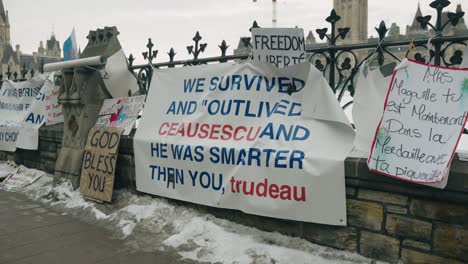 protest kierowców ciężarówek w ottawie w kanadzie