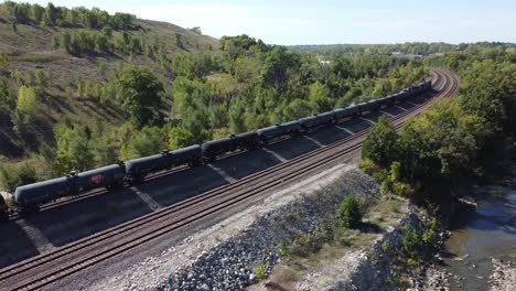 Imágenes-Cinematográficas-Y-De-Barrido-De-Drones-Del-Tren-Como