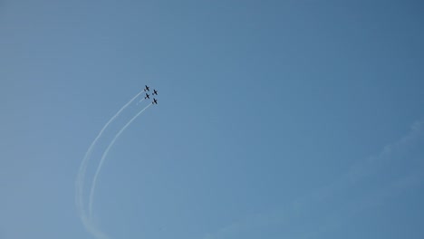 4k video showing a tandem flight of four airplanes at an aerobatic display in iasi, romania