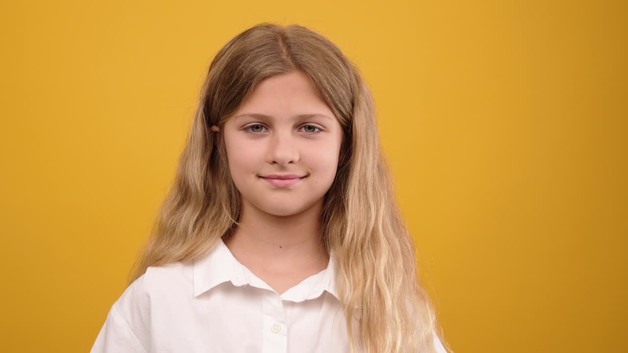 портрет молодой девушки