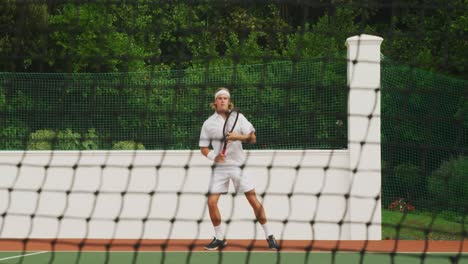 Tennisspieler-Spielen-Einen-Punkt