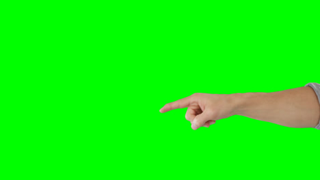la mano de un hombre tocando la pantalla digital