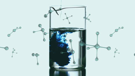 animación de moléculas que giran sobre el líquido azul que se vierte en el vaso de laboratorio