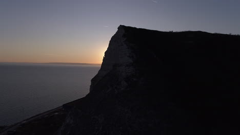 discovering-the-sun-behind-the-rocks