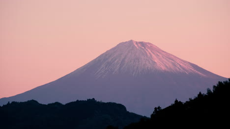 el lapso de tiempo del monte fuji al anochecer.