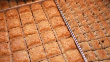 postres turcos lokma y baklava video, calle istiklal taksim, beyoglu istanbul pavo