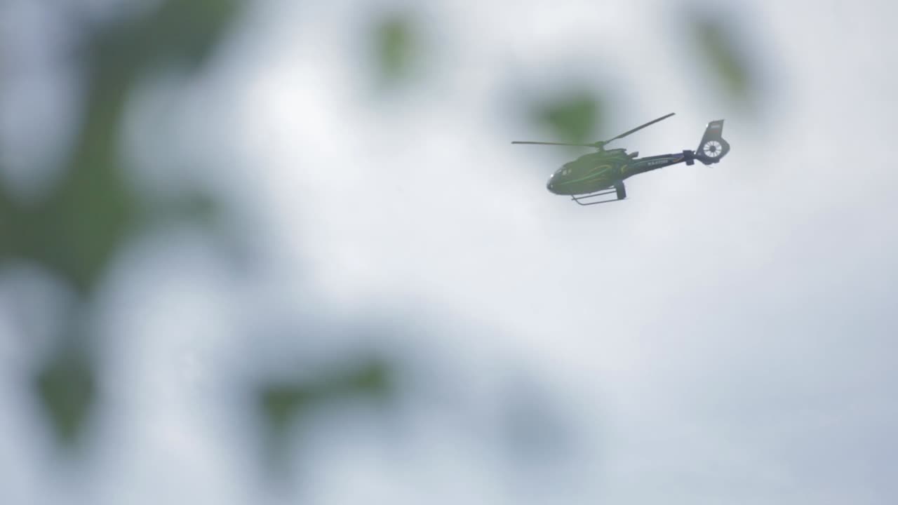 вертолет в полете