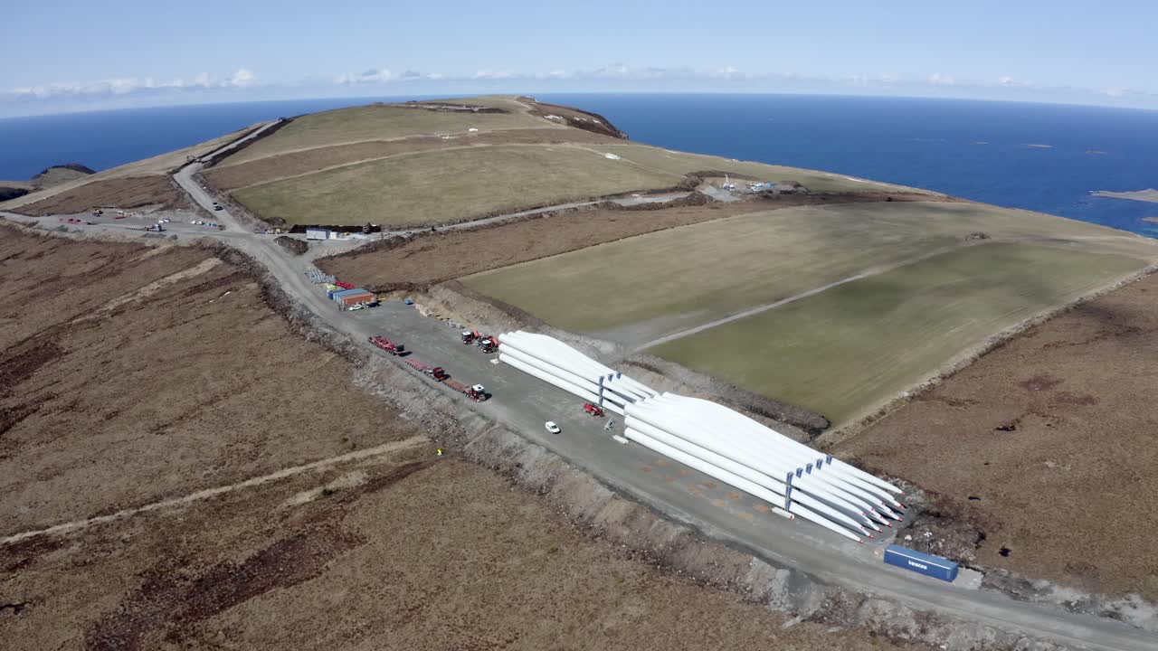 Wind turbine blades are ready for assembly on Haramsfjellet on Harams&oslash;ya, just outside &Aring;lesund