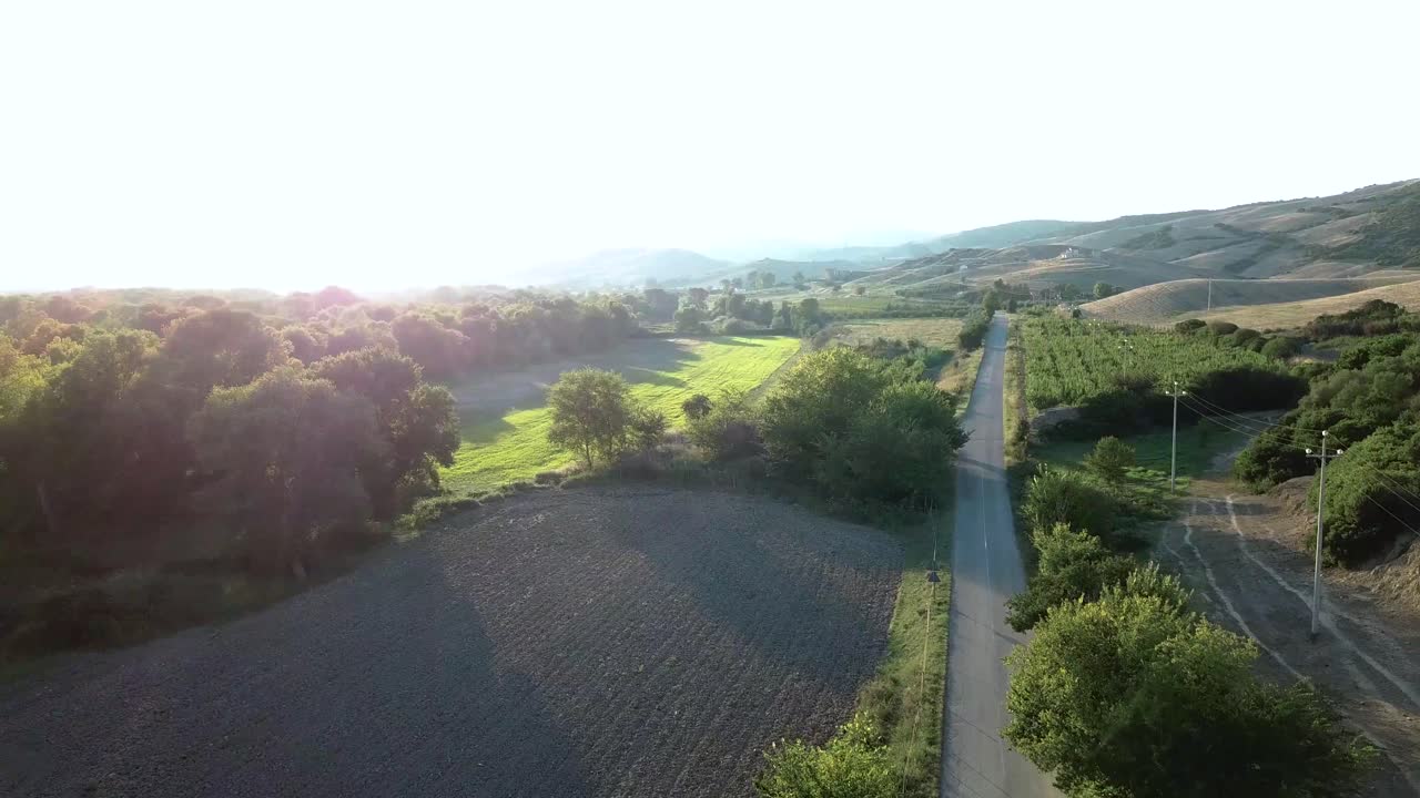 Ripresa da drone di una campagna in Basilicata.