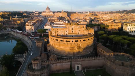 El-Dron-Desciende-Con-El-Castell-Sant&#39;Angelo-En-Primer-Plano.