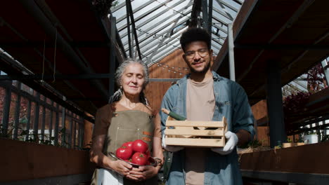 Gardeners-posing-indoors