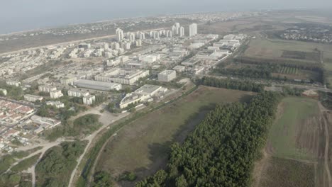o la ciudad de akiva en israel - vista aérea
