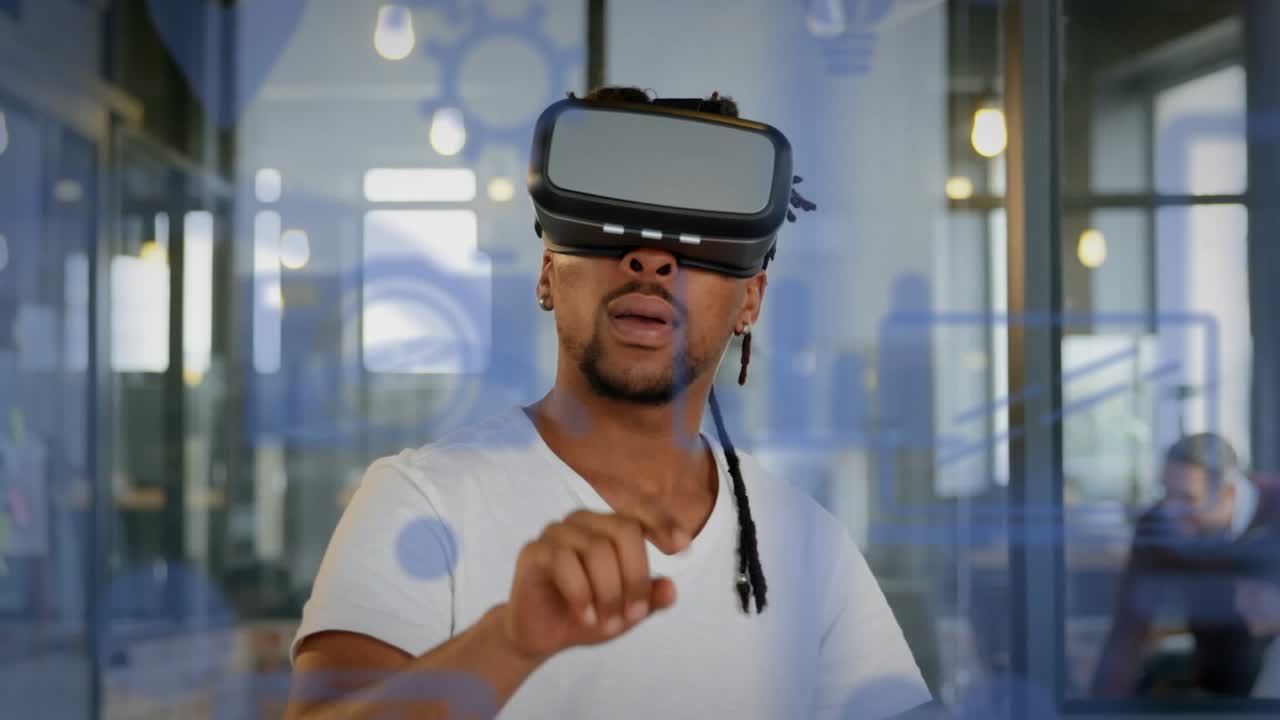Animazione di icone di social media su un uomo afroamericano che indossa un visore VR