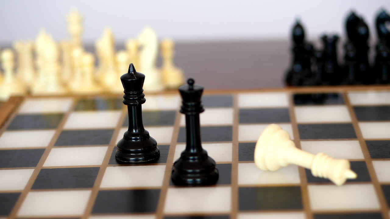 piezas de ajedrez yuriy