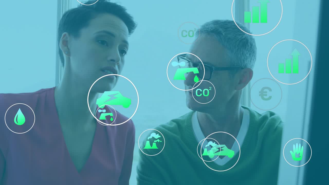 Video verticale: Icone verdi fluttuanti che appaiono, una donna si sporge, un uomo tocca i grafici per analizzare la CO2.