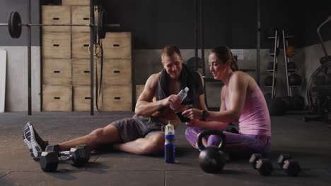 Entrenamiento-Cruzado-En-Un-Gimnasio