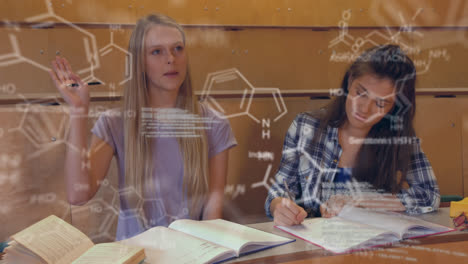 studenten, die im klassenzimmer studieren