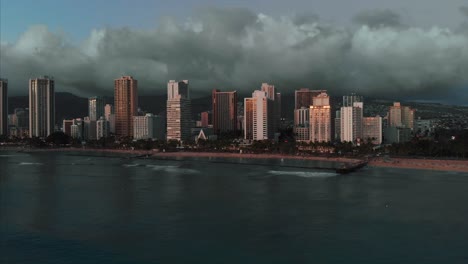 imágenes aéreas de drones de honolulu, hawaii