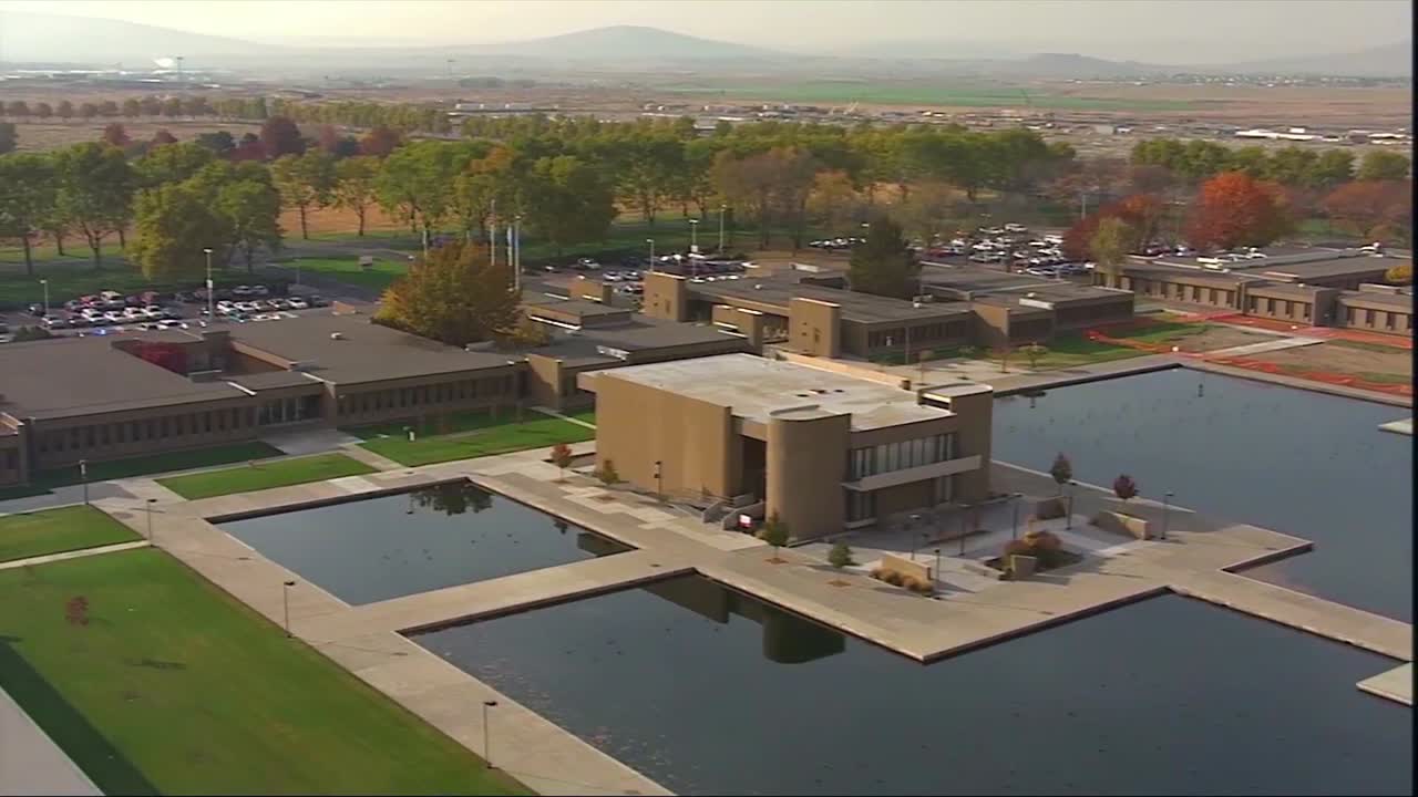 태평양 북서부 국립 연구소 또는 일반 사무실 연구소 또는 연구 시설 상공의 안테나 5