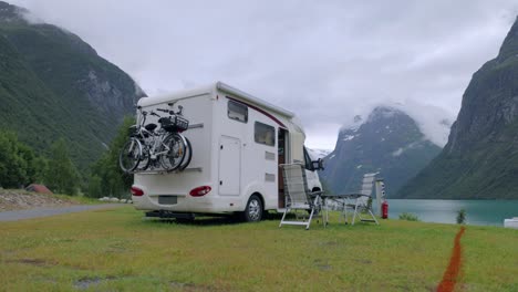 Familienurlaub,-Wohnmobil,-Urlaubsreise-Im-Wohnmobil,-Wohnwagenurlaub.