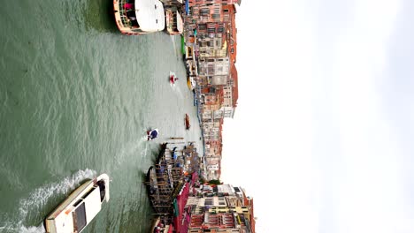 Venice-sunrise-over-the-Grand-Canal-from-Rialto-Bridge