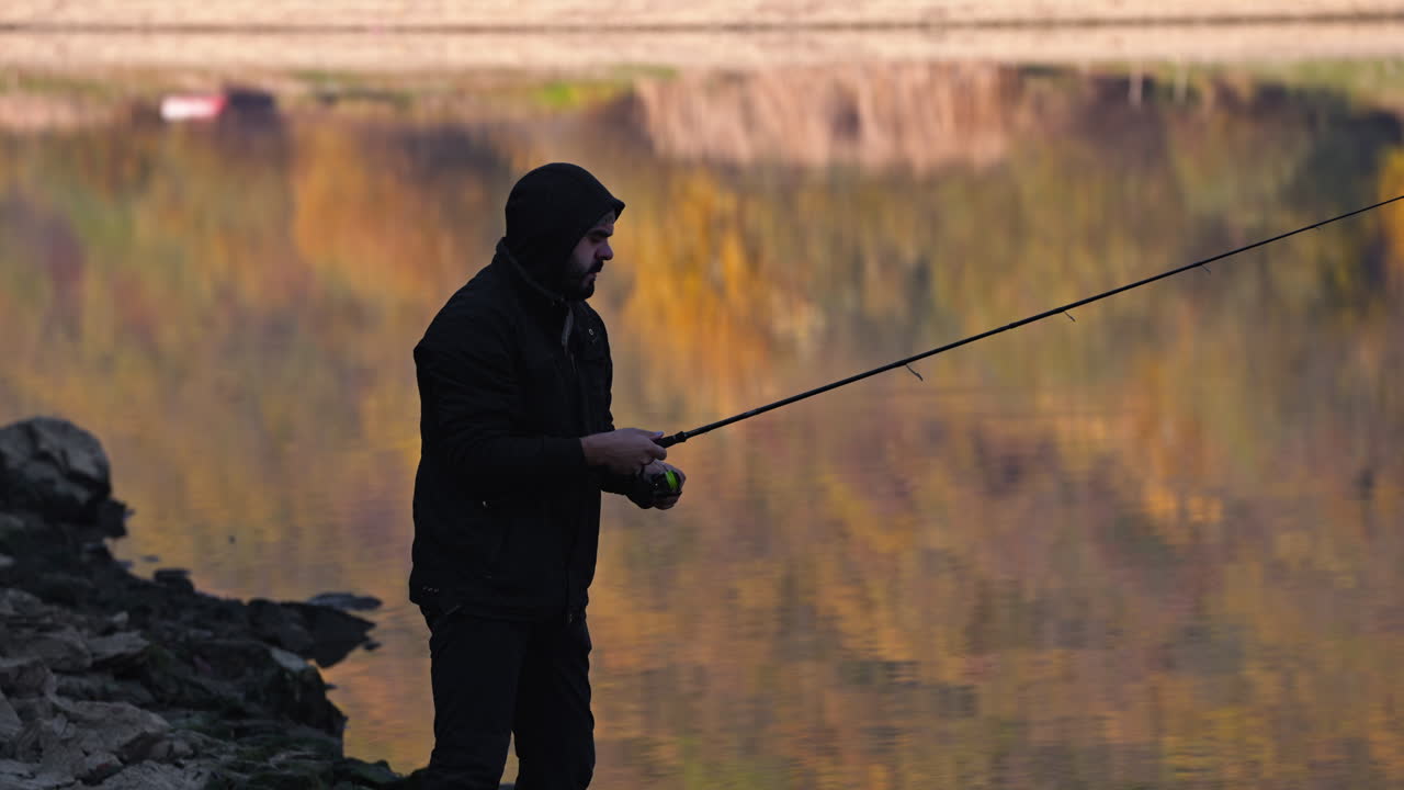 호수 위의 어부