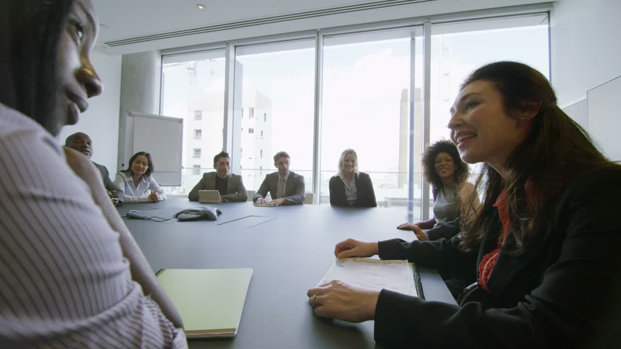 personal de la oficina de negocios corporativa que trabaja